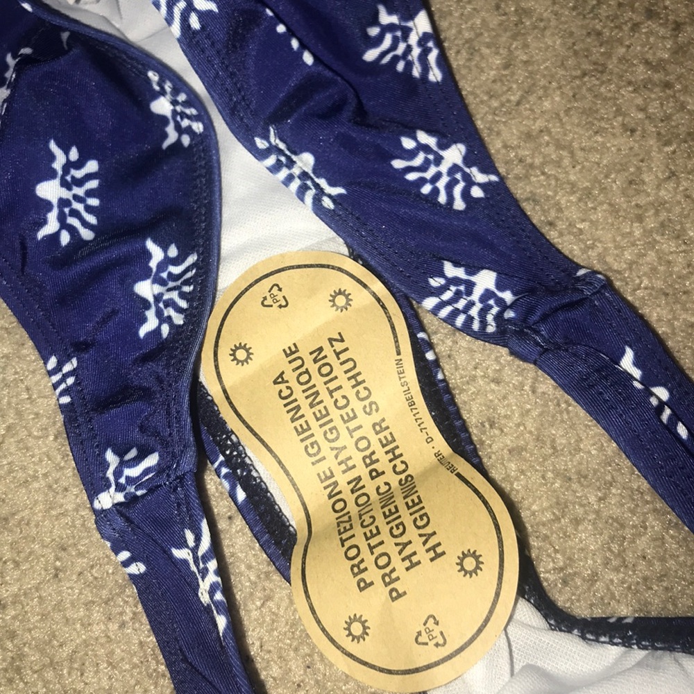 Bikini bundle! - Picture 4 of 6